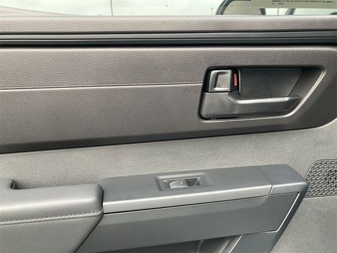 New 2026 Toyota Tundra SR image 12