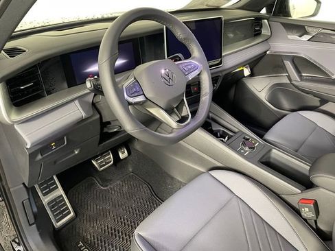 New 2026 Volkswagen Tiguan SE R-Line AWD/4WD image 2