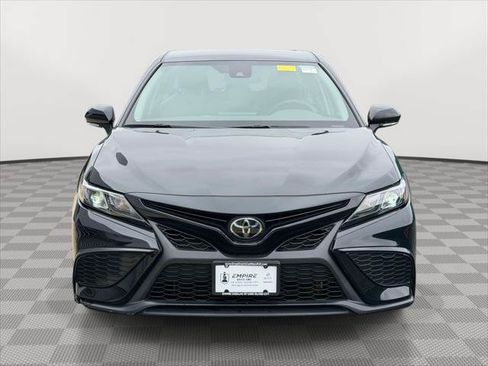 Used 2023 Toyota Camry SE FWD image 2