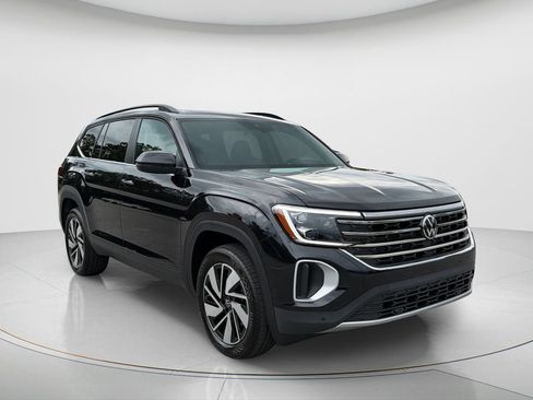 New 2026 Volkswagen Atlas SE FWD image 3