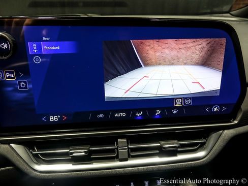 New 2026 Chevrolet Equinox EV LT image 17