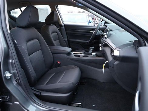 New 2025 Nissan Altima 2.5 SV image 23