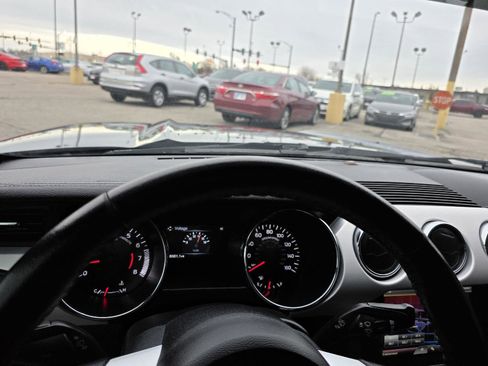 Used 2015 Ford Mustang Premium image 22