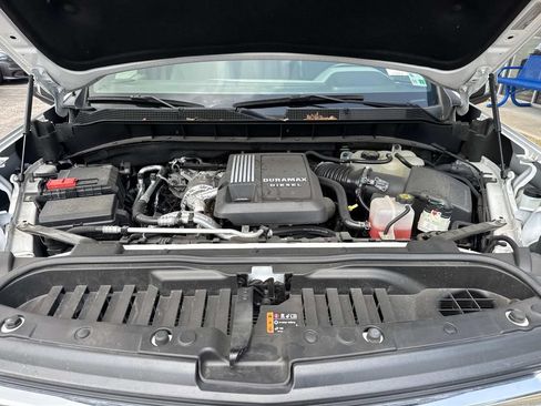 Used 2022 Chevrolet Silverado 1500 LTZ RWD image 3