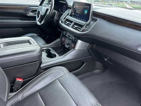 Used 2022 Chevrolet Suburban Premier image 20
