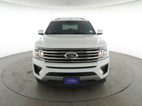 Used 2020 Ford Expedition XLT w/ Equipment Group 202A image 2