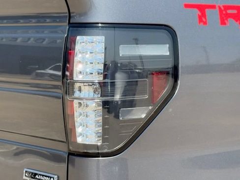 Used 2013 Ford F150 Lariat w/ Lariat Chrome Pkg AWD/4WD image 17