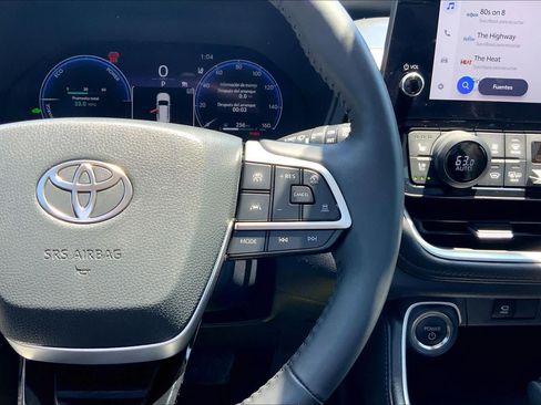 Used 2025 Toyota Grand Highlander AWD Hybrid image 25