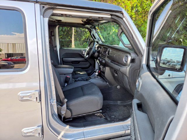 Used 2021 Jeep Wrangler Unlimited Sahara w/ Cold Weather Group AWD/4WD image 29