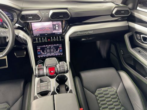 Used 2020 Lamborghini Urus image 28