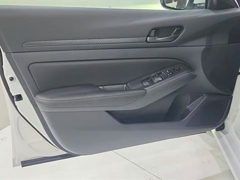Certified 2023 Nissan Pathfinder SL w/ Black Appearance Package FWD image 49