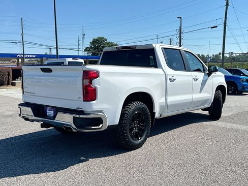 Used 2022 Chevrolet Silverado 1500 LT AWD/4WD image 7