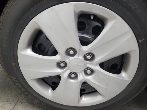 Used 2016 Kia Forte LX image 31