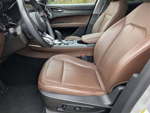 Used 2021 Alfa Romeo Stelvio Ti w/ Premium Package image 21