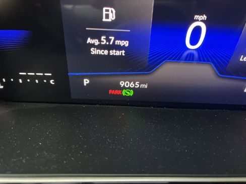 Used 2025 Volkswagen Jetta SE w/ Sunroof Package FWD image 20