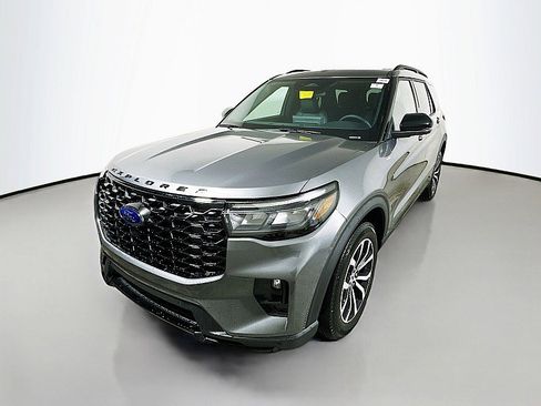 New 2026 Ford Explorer ST-Line image 3
