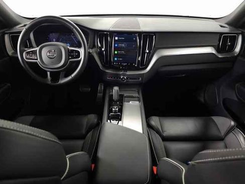 Used 2022 Volvo XC60 B5 R-Design w/ Advanced Package image 12