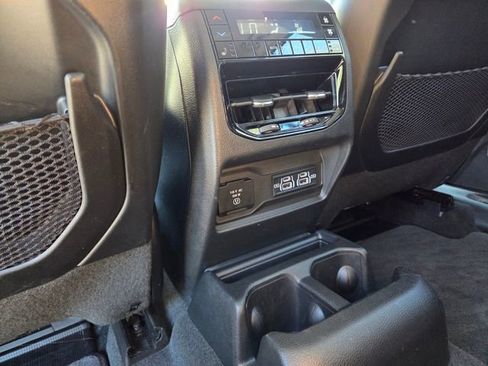 Used 2023 Jeep Grand Cherokee L Limited RWD image 18