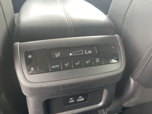 Used 2023 Nissan Pathfinder SL image 39