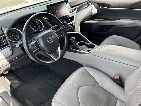 Used 2022 Toyota Camry XLE FWD image 10