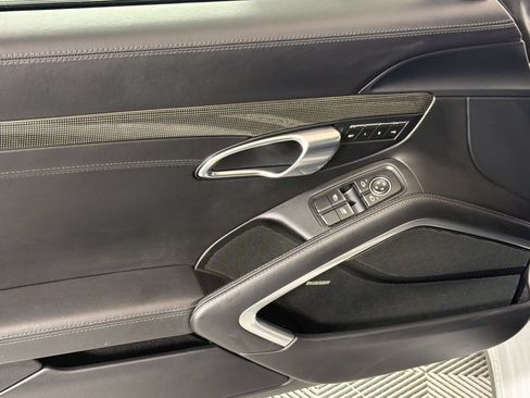 Certified 2019 Porsche 911 Carrera 4S AWD/4WD image 16