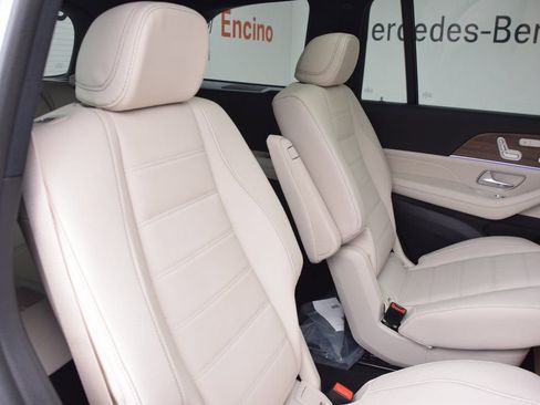New 2026 Mercedes-Benz GLS 580 4MATIC image 18
