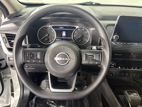 Used 2024 Nissan Rogue SV image 22