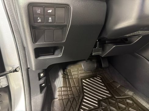 Used 2017 Honda CR-V Touring image 14