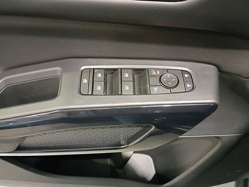 New 2025 Nissan Pathfinder SV image 21