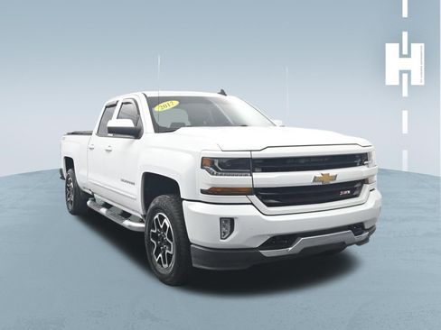 Used 2017 Chevrolet Silverado 1500 LT w/ All Star Edition AWD/4WD image 3