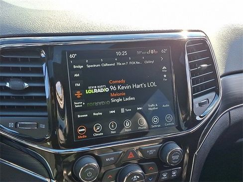 Used 2021 Jeep Grand Cherokee Limited image 19