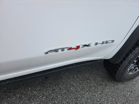 New 2026 GMC Sierra 2500 AT4X image 5