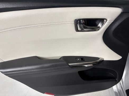 Used 2018 Toyota Avalon XLE w/ All Weather Liner Package FWD image 38