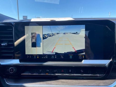 Used 2024 Chevrolet Silverado 2500 LTZ w/ LTZ Convenience Package image 17