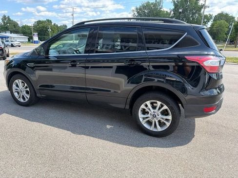 Used 2018 Ford Escape SE w/ SE Sync 3 Package FWD image 5