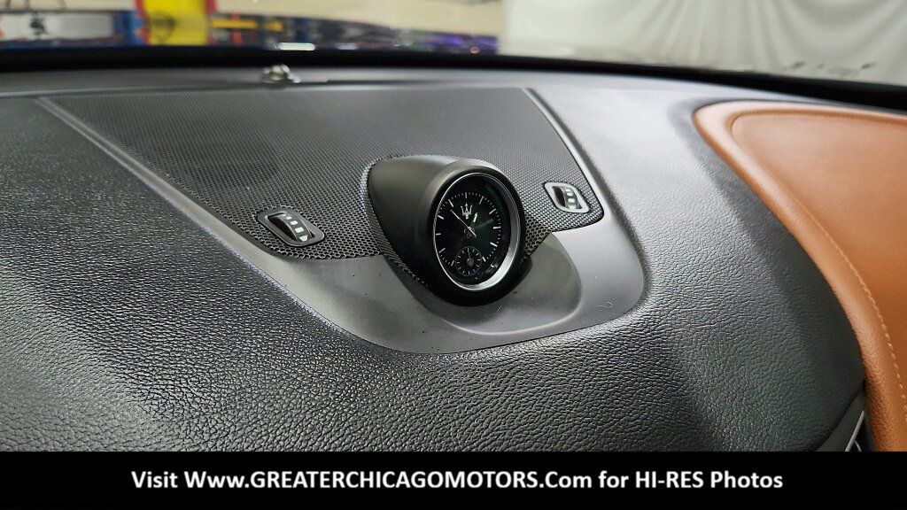Used 2018 Maserati Levante AWD/4WD image 32