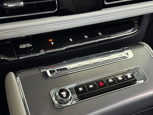 New 2026 Lincoln Aviator AWD image 18