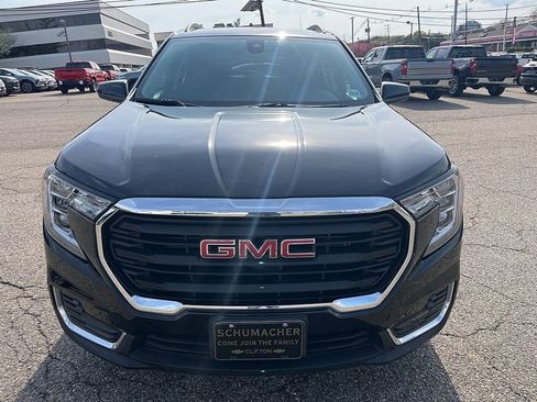 Used 2022 GMC Terrain SLE w/ Driver Convenience Package AWD/4WD image 2