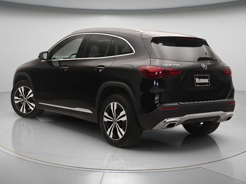 New 2026 Mercedes-Benz GLA 250 4MATIC image 2