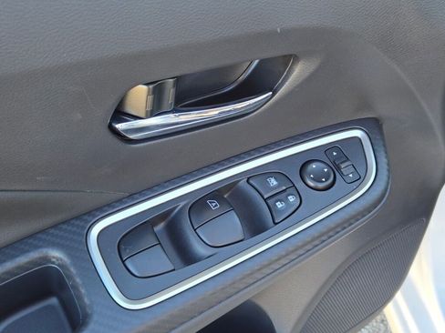 Used 2025 Nissan Versa SR w/ Trunk Package image 22