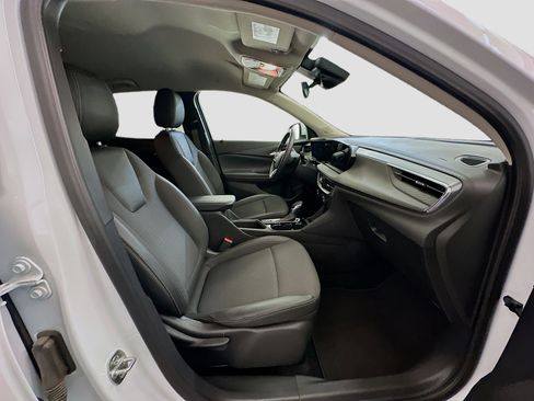 Used 2025 Buick Encore GX Preferred image 32