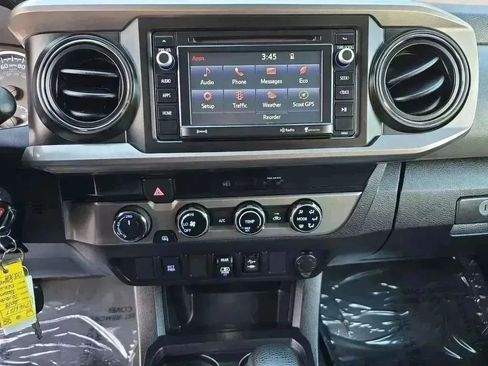 Used 2018 Toyota Tacoma SR5 image 11