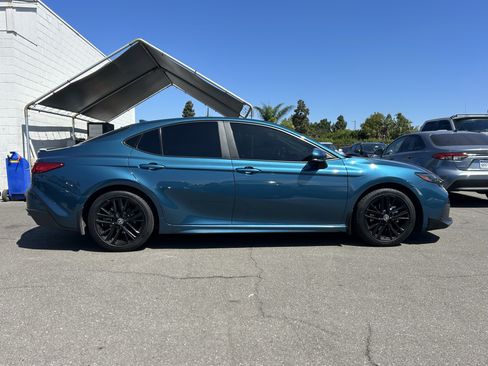 Used 2025 Toyota Camry SE FWD image 2