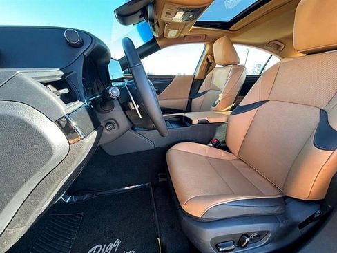 Used 2024 Lexus ES 350 w/ Premium Package image 36