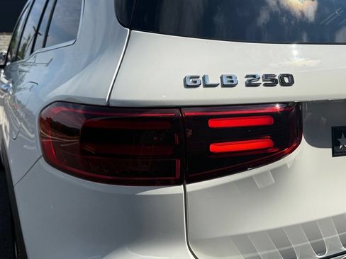 Used 2026 Mercedes-Benz GLB 250 4MATIC image 12