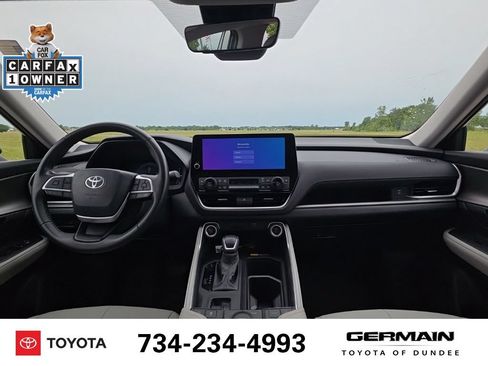 Used 2024 Toyota Grand Highlander AWD image 12