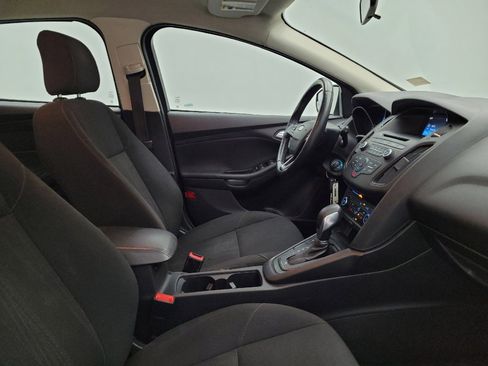 Used 2017 Ford Focus SE w/ Cold Weather Package image 21