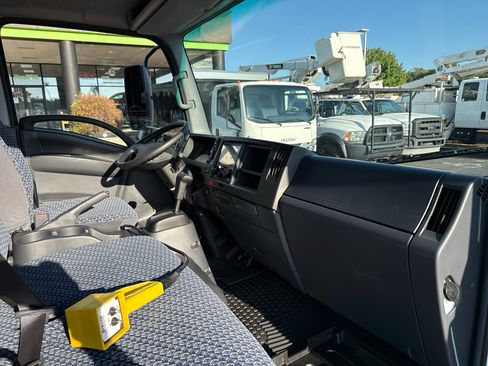 Used 2024 Isuzu NPR image 20