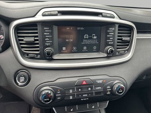 Used 2017 Kia Sorento FWD w/ LX Convenience Package image 19