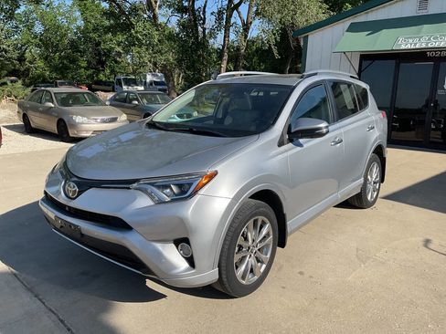 Used 2017 Toyota RAV4 Platinum image 5